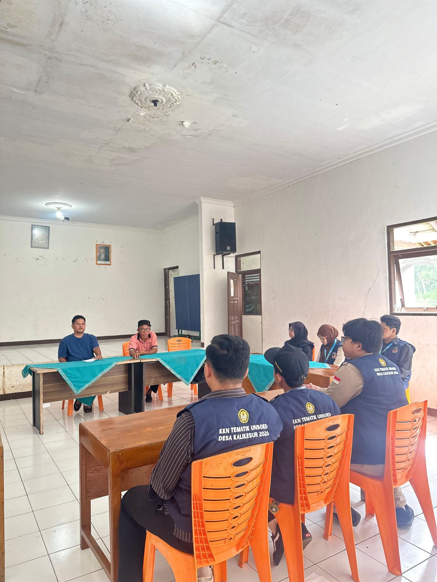 Koordinasi dengan Pemdes, pembagian tanaman akar wangi, dan pengecekan tanah longsor