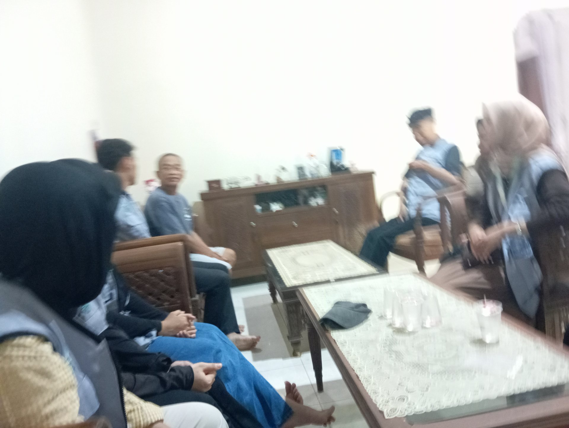 Berkunjung ke pak RT