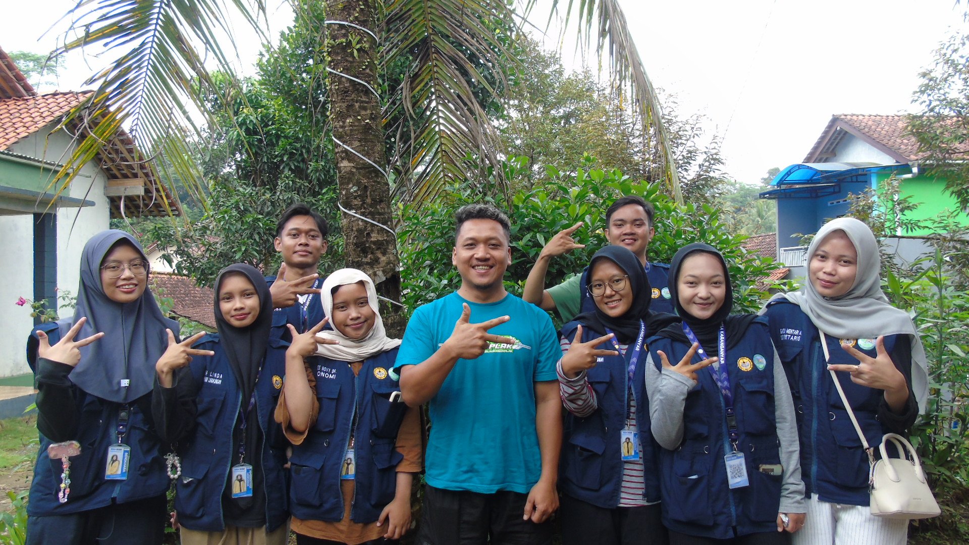 Kunjungan ke Rumah Ketua Karang Taruna Desa Karanganyar