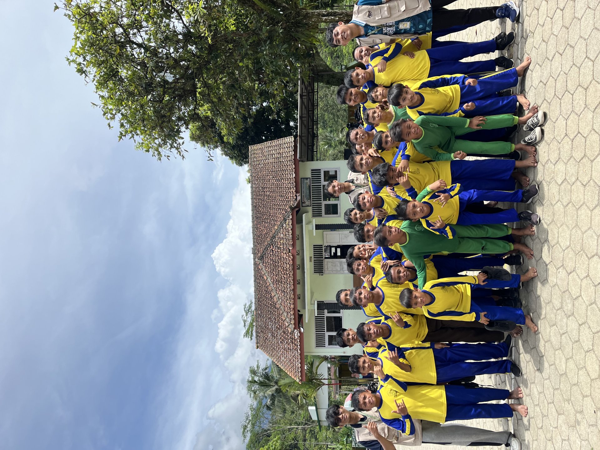 PHBS dan Senam Indonesia Hebat di SD N Melung