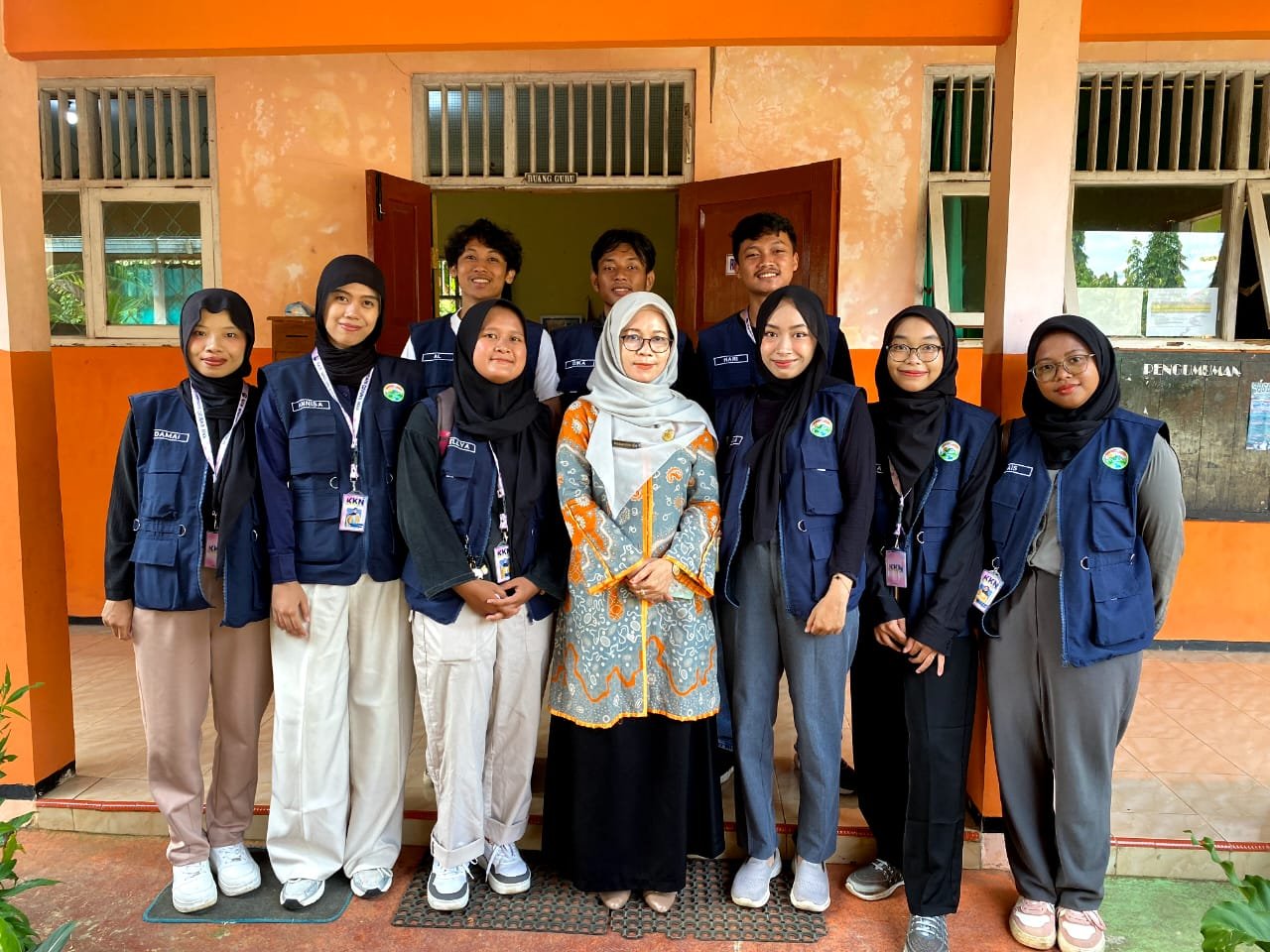 Kunjungan ke SD 2 Mengangkang