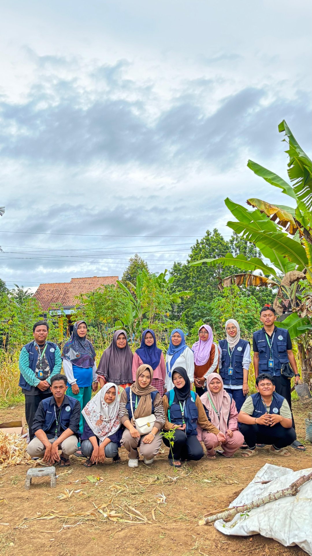 Menjalankan program kerja menyikat gigi di SD, pengembangan UMKM, serta persiapan intensifikasi lahan