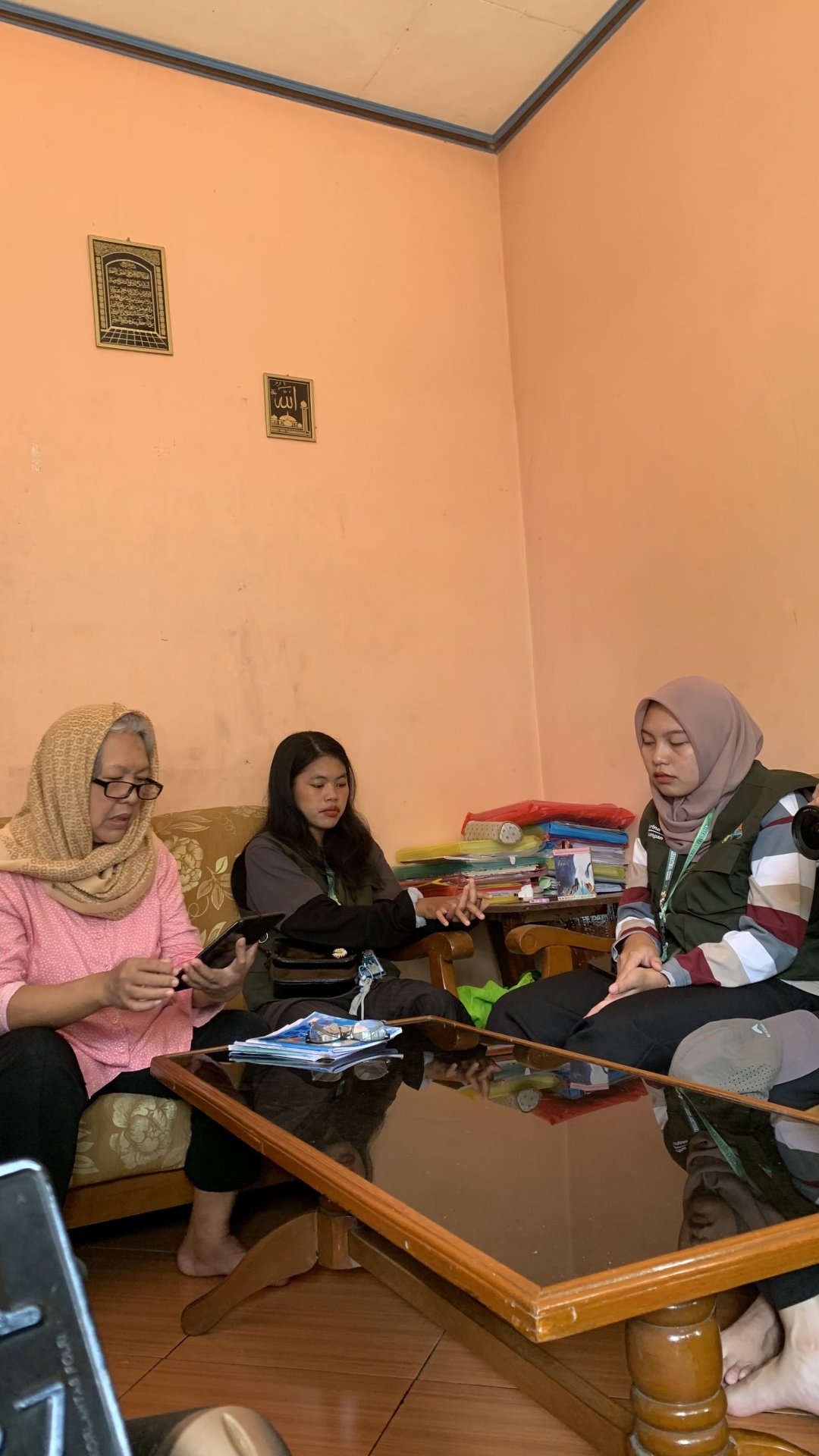 Berkunjung ke RW dan kandang milik desa