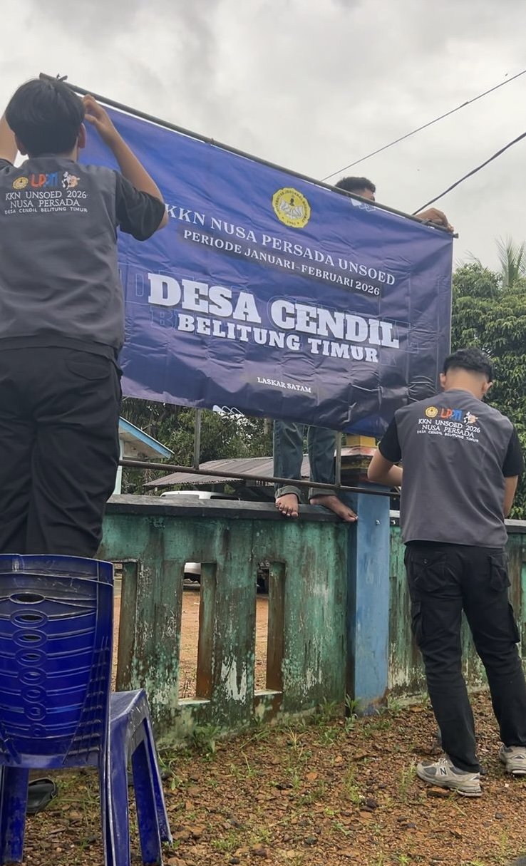 Day 1 in Belitung Timur Desa Cendil : Pemasangan Banner Posko KKN