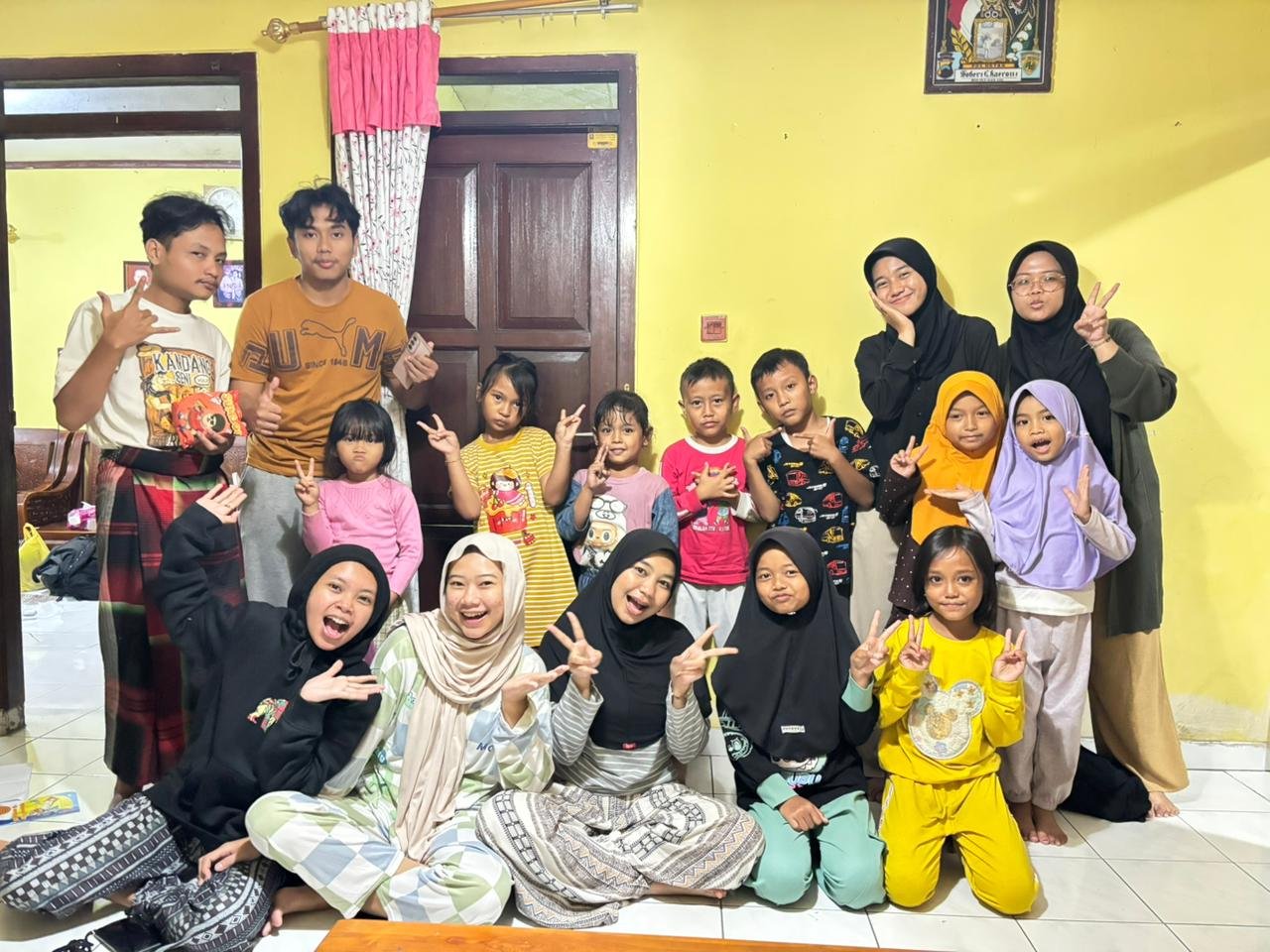 Kegiatan Pendampingan Belajar dan Les Anak-Anak Desa Bulakan di Posko KKN