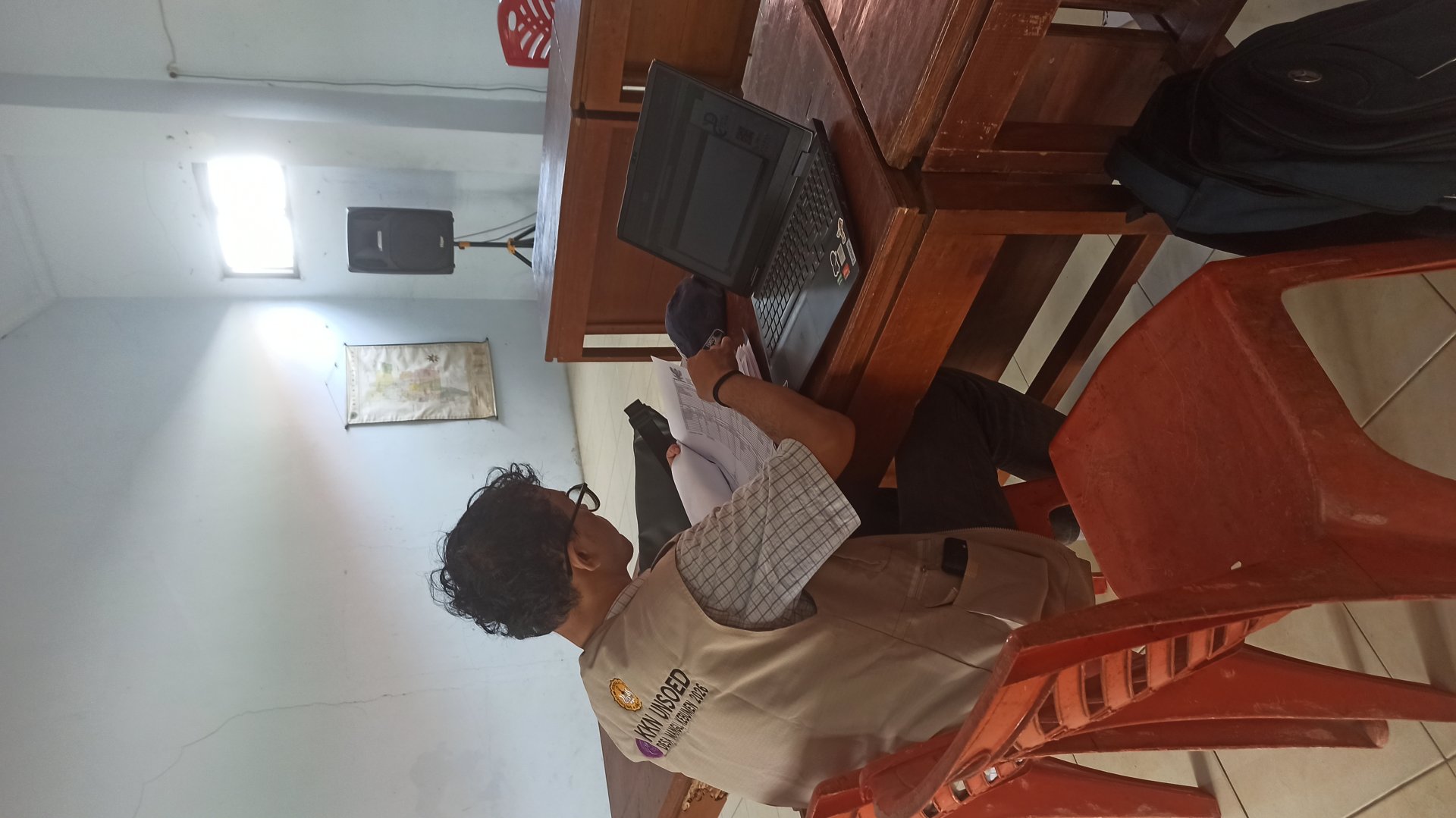 Piket Pelayanan Desa dan Mengunjungi Rumah Ketus RT