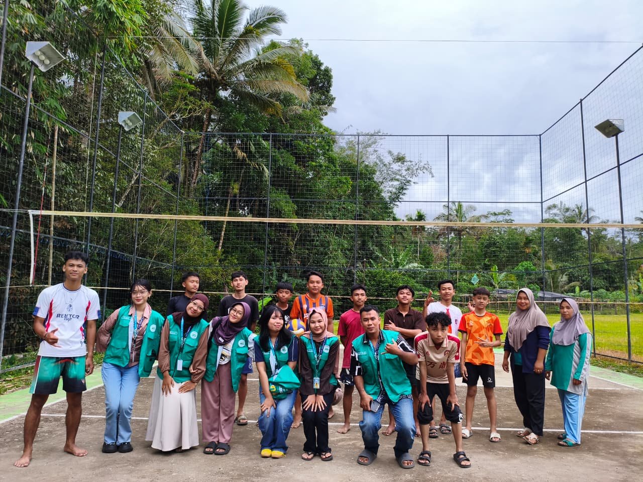 Koordinasi Kegiatan Program Kerja dengan RW dan Sekolah serta Interaksi Sosial Bersama Warga