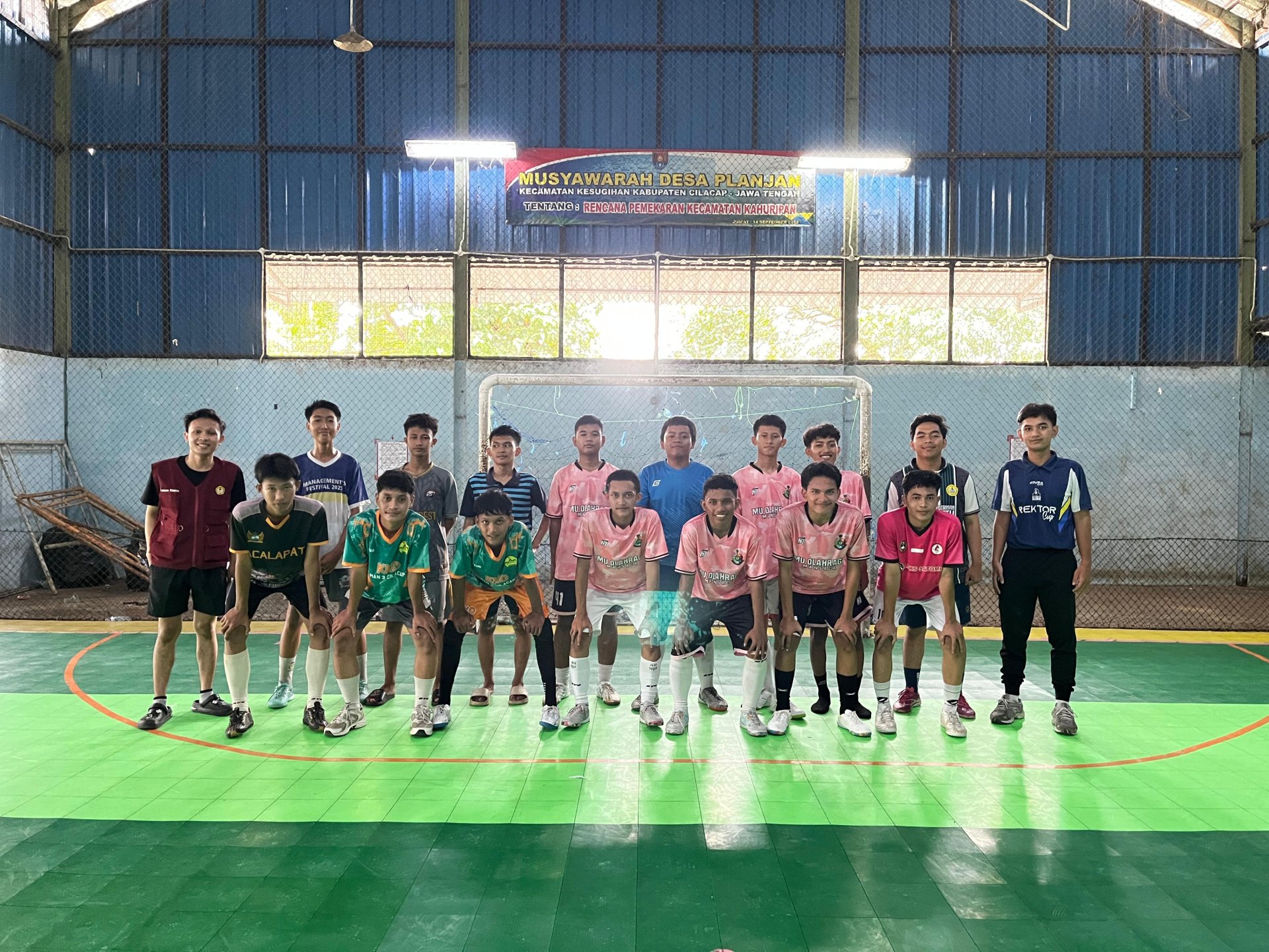 Proker Latihan Rutin Futsal di desa Planjan