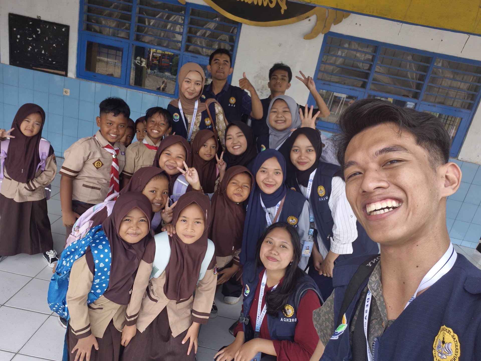 Hari ke-3 (Kunjungan Ke Sekolah Dasar)