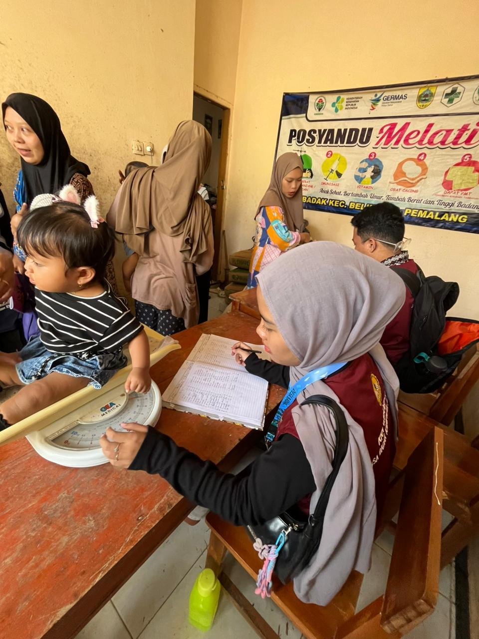 Menyatu dengan Warga: Kehangatan dan Kebersamaan di Desa Badak