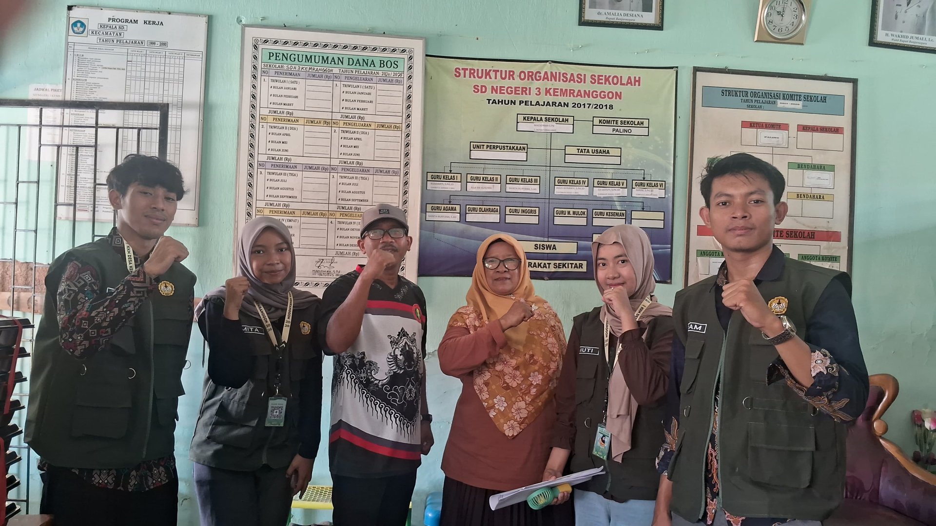 Pemberian Surat Kepada semua SD di Desa Kemranggong