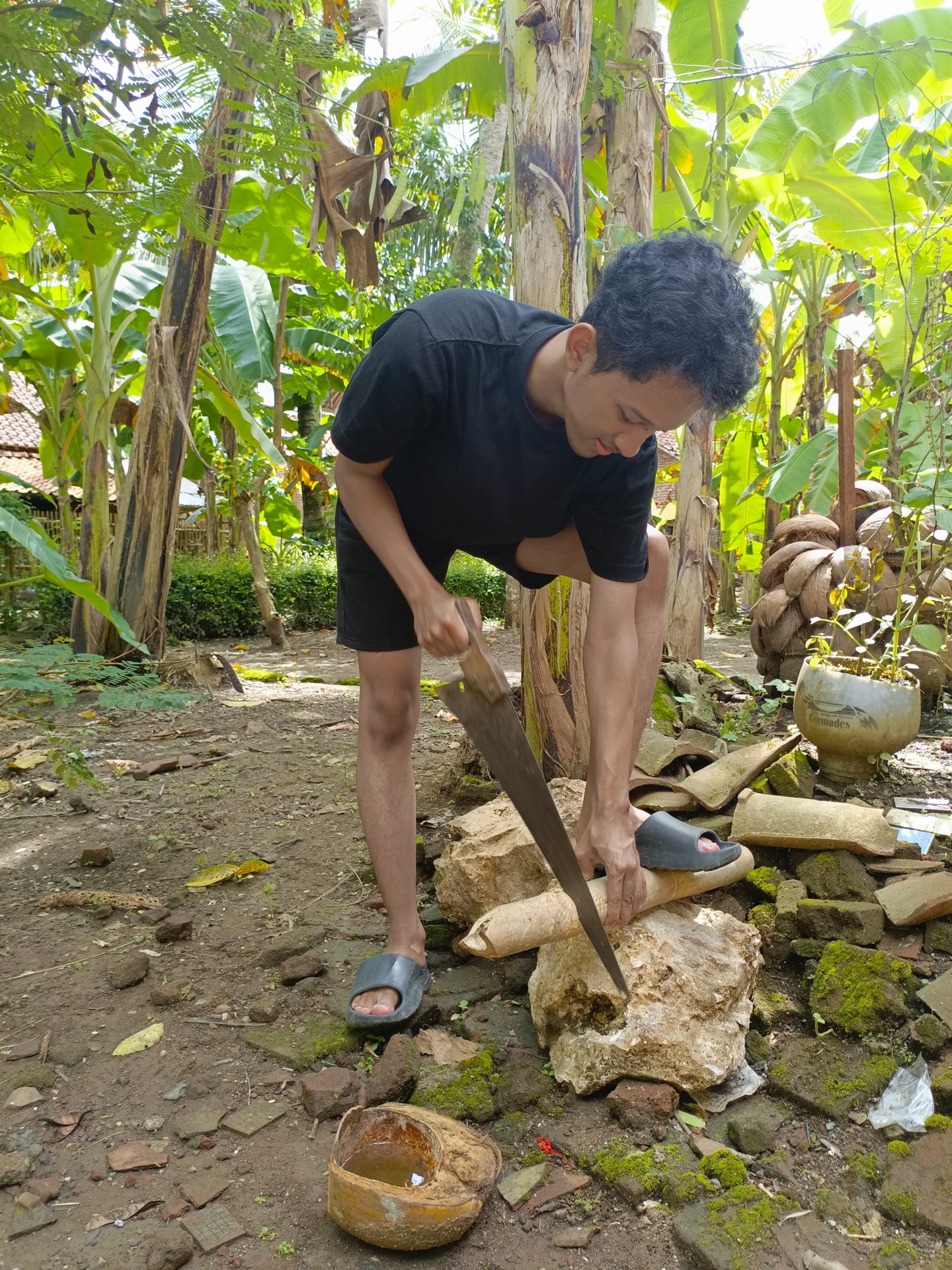 Persiapan peralatan proker bidang lingkungan (ecobrick)
