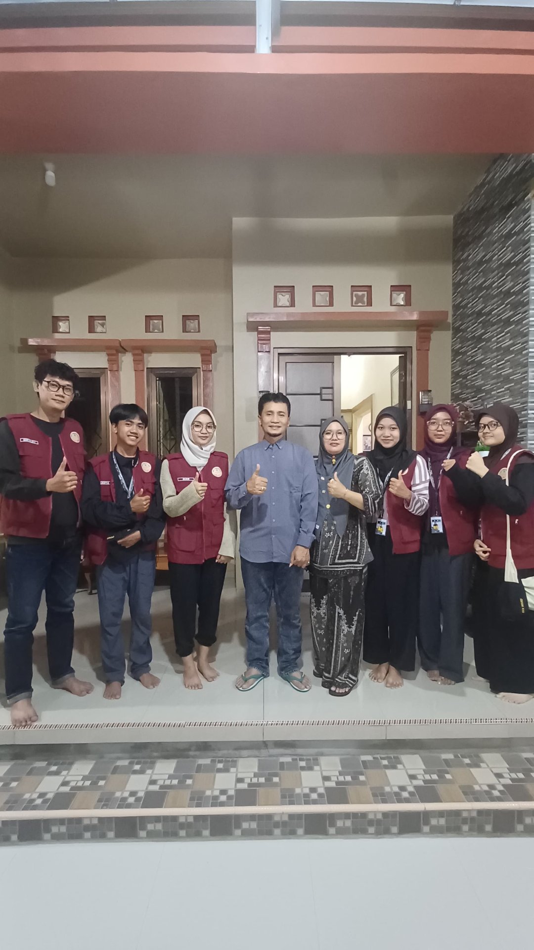 Silaturahmi ke kediaman kepala desa Beluk