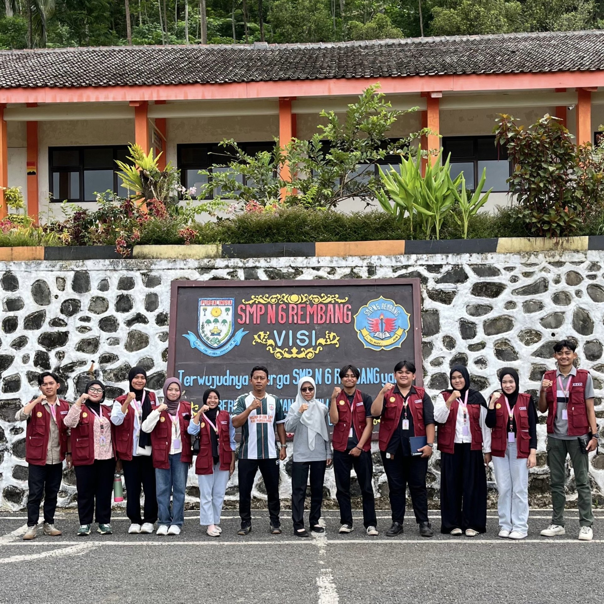 3. Kunjungan ke SMP Negeri 6 Rembang