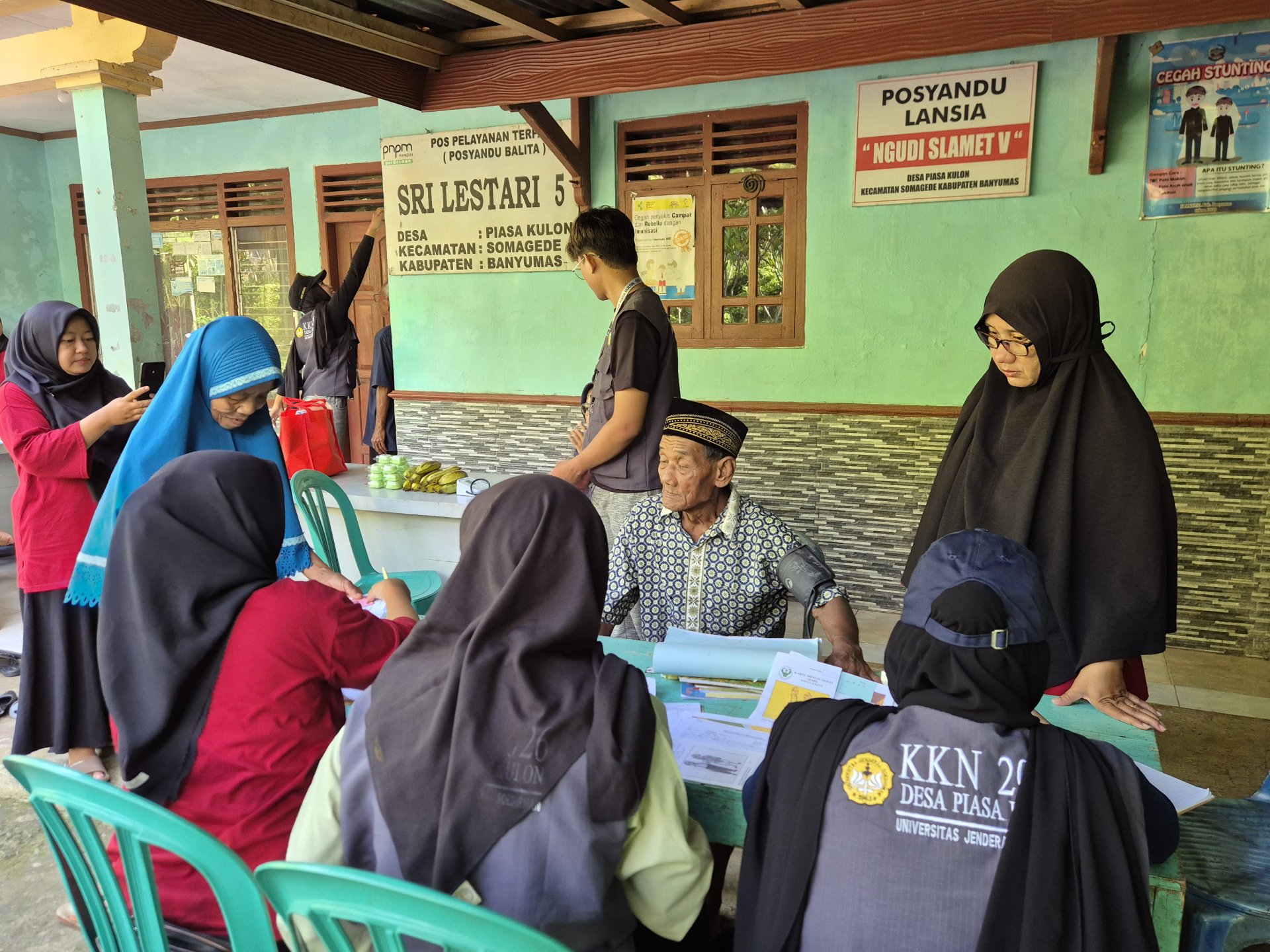 Kegiatan Posyandu Pos 5 Desa Piasa Kulon