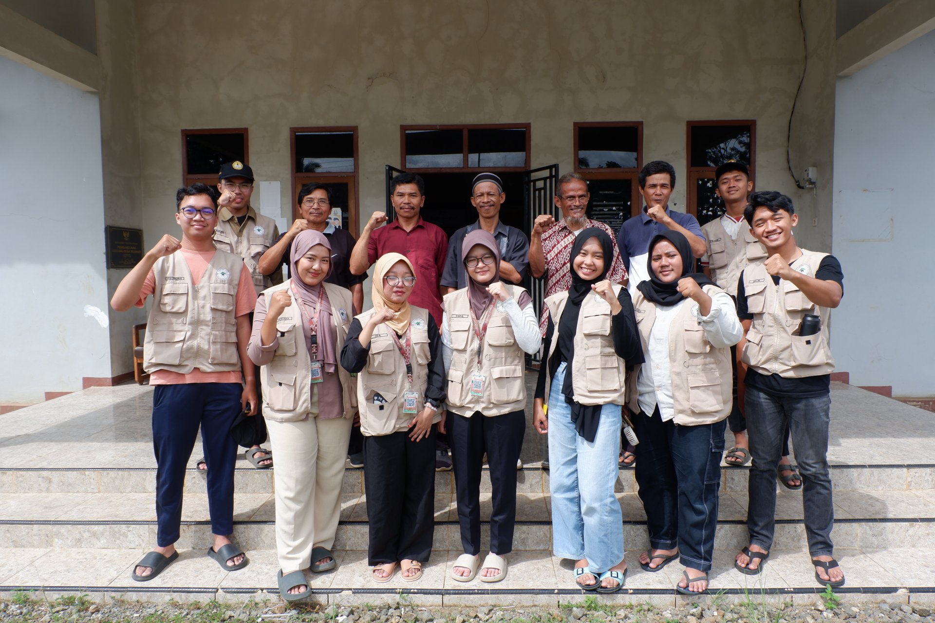 Kunjungan ke Balai Desa Wlahar