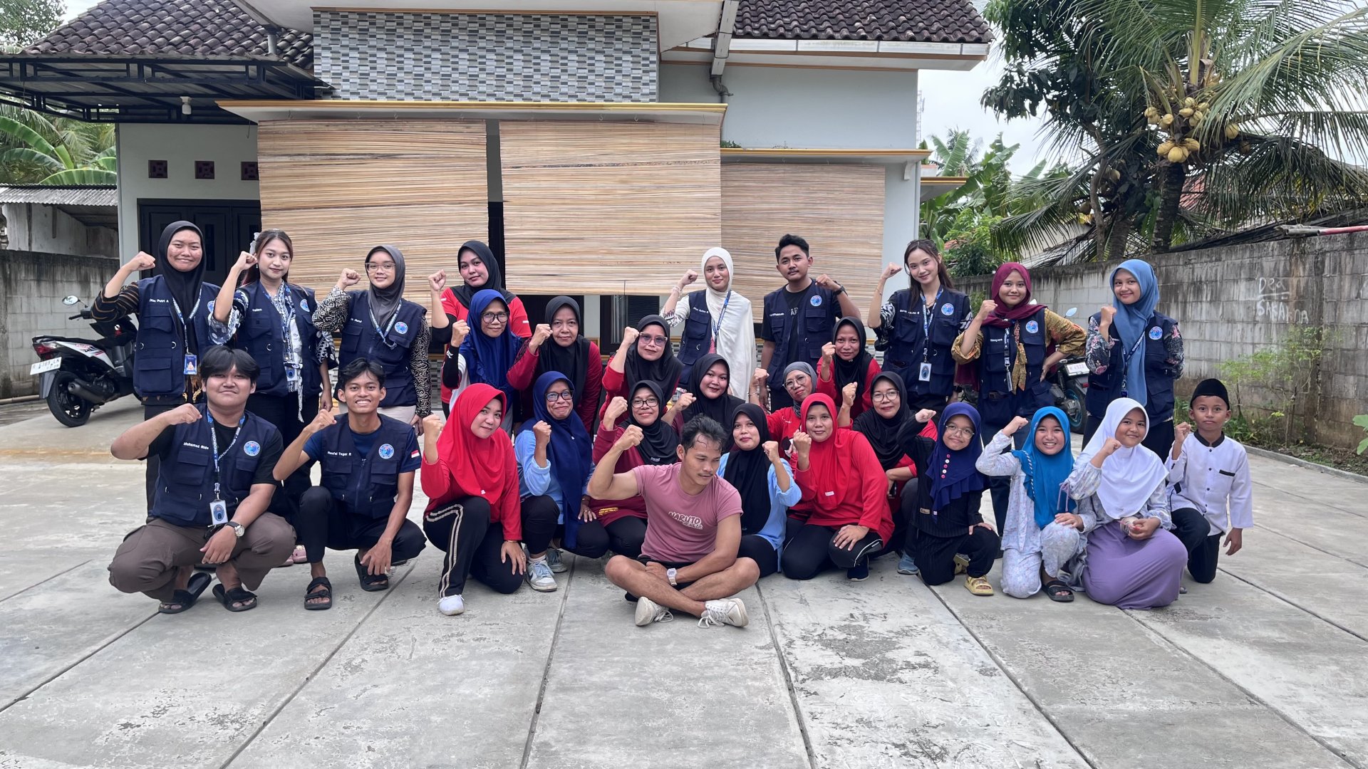 Menjaga Kebugaran jasmani bersama warga sekitar