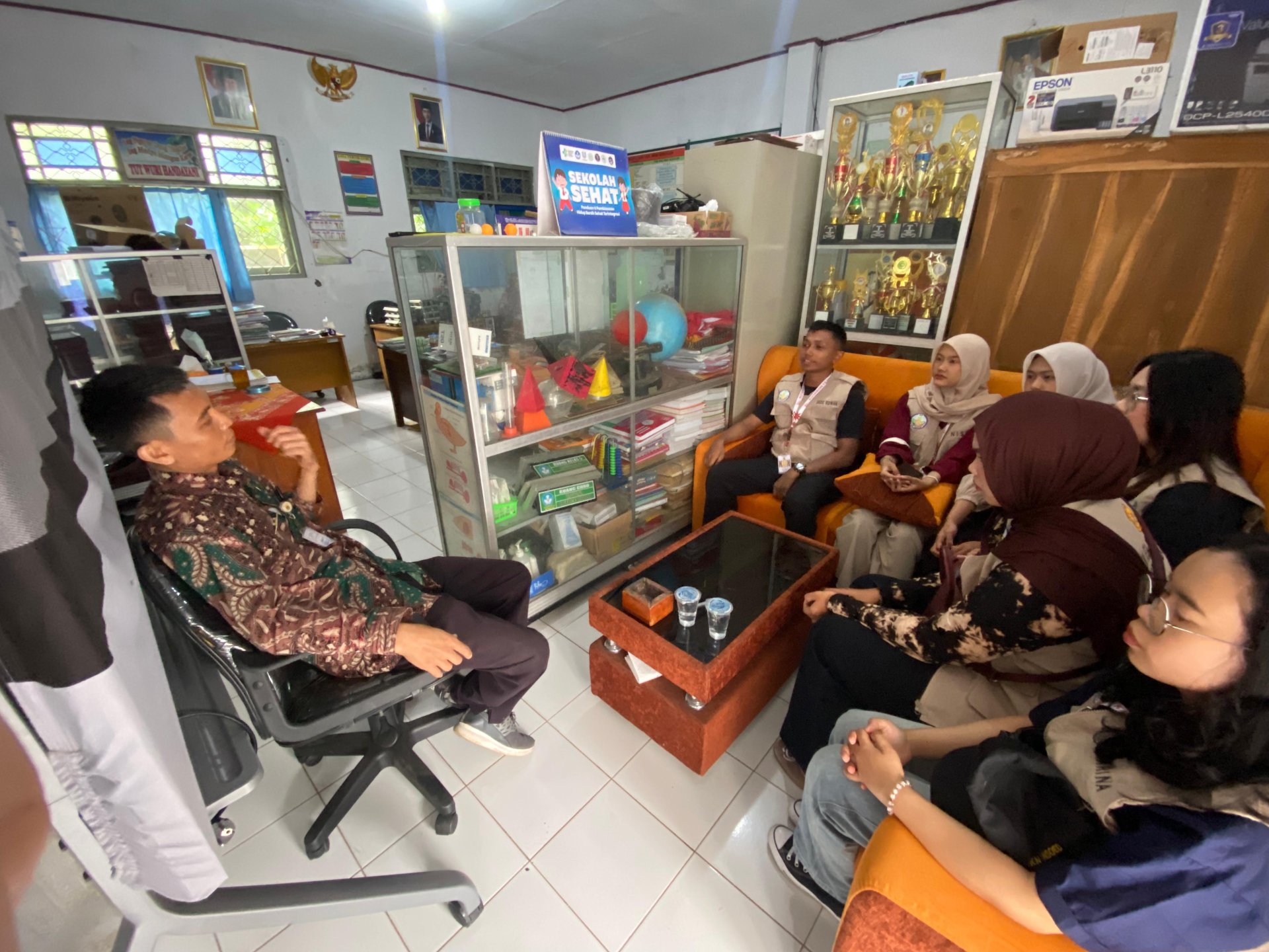 Survei ke SD 01 Mendelem dan Kunjungan ke Kepala Dusun Mendelem