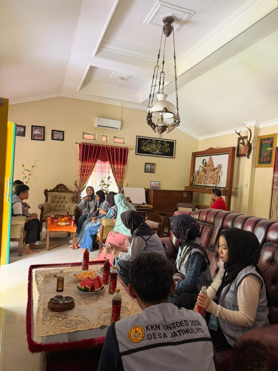 Mengunjungi Kediaman Bapak Lurah Desa Jatimulyo