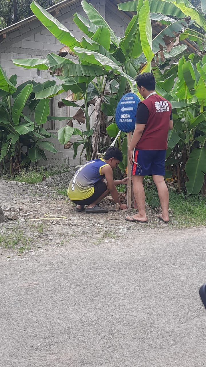 Pemasangan petunjuk posko