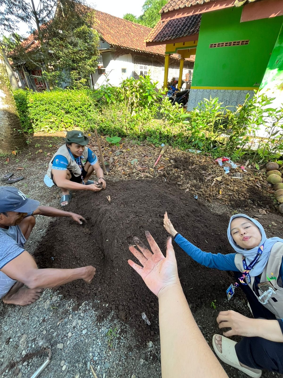 Persiapan Pembuatan Planter Bag