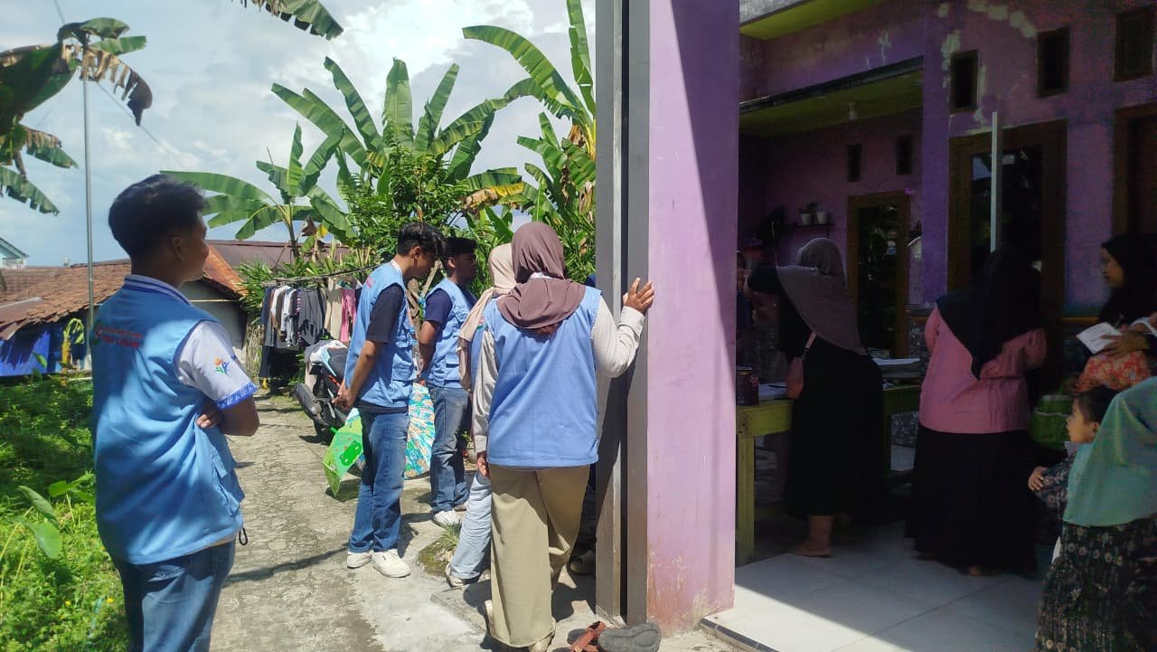 Kunjungan mahasiswa ke Posyandu