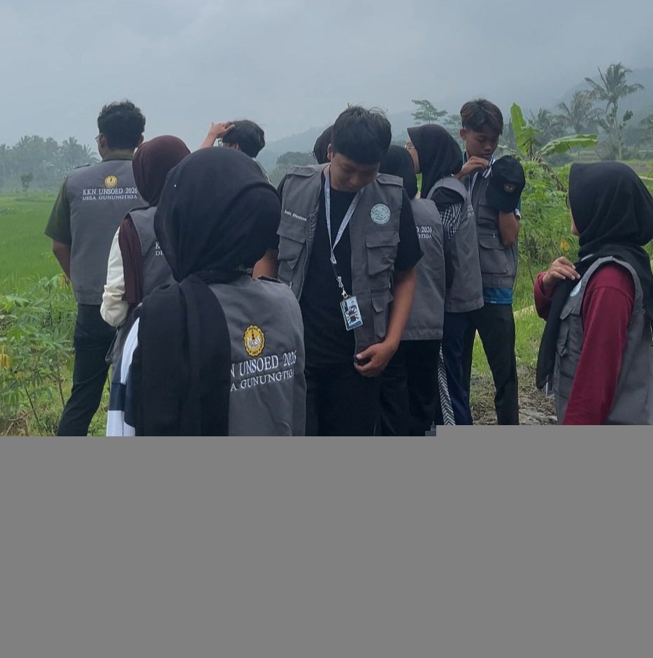 Pengecekan lahan dan koordinasi pembuatan kandang kambing Bumdes