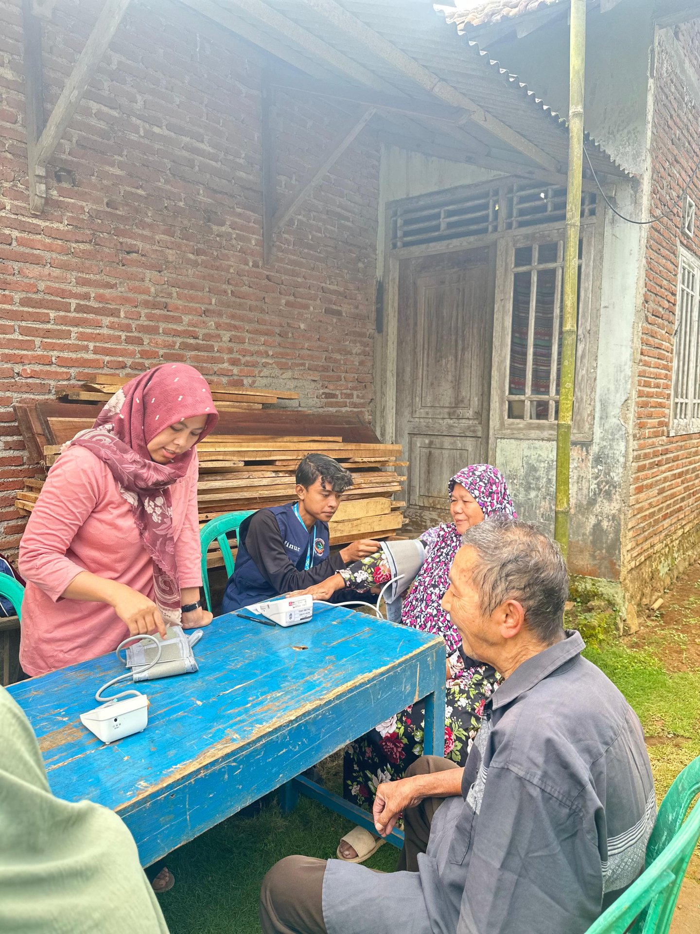 Pendamping Posyandu serta Kegiatan Senam bersama Ibu-Ibu