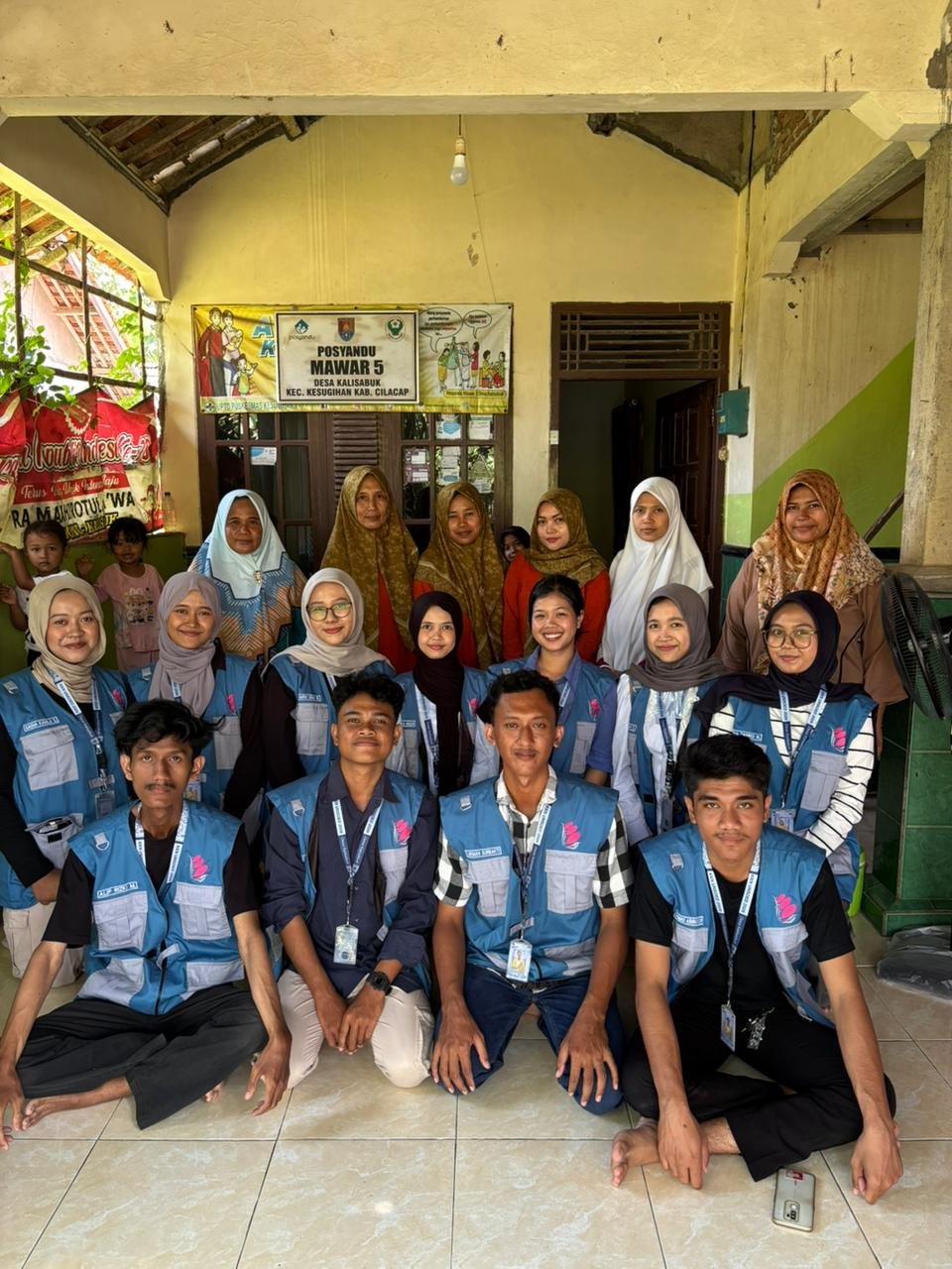 Pelaksanaan kegiatan program kerja kesehatan di posyandu desa kalisabuk