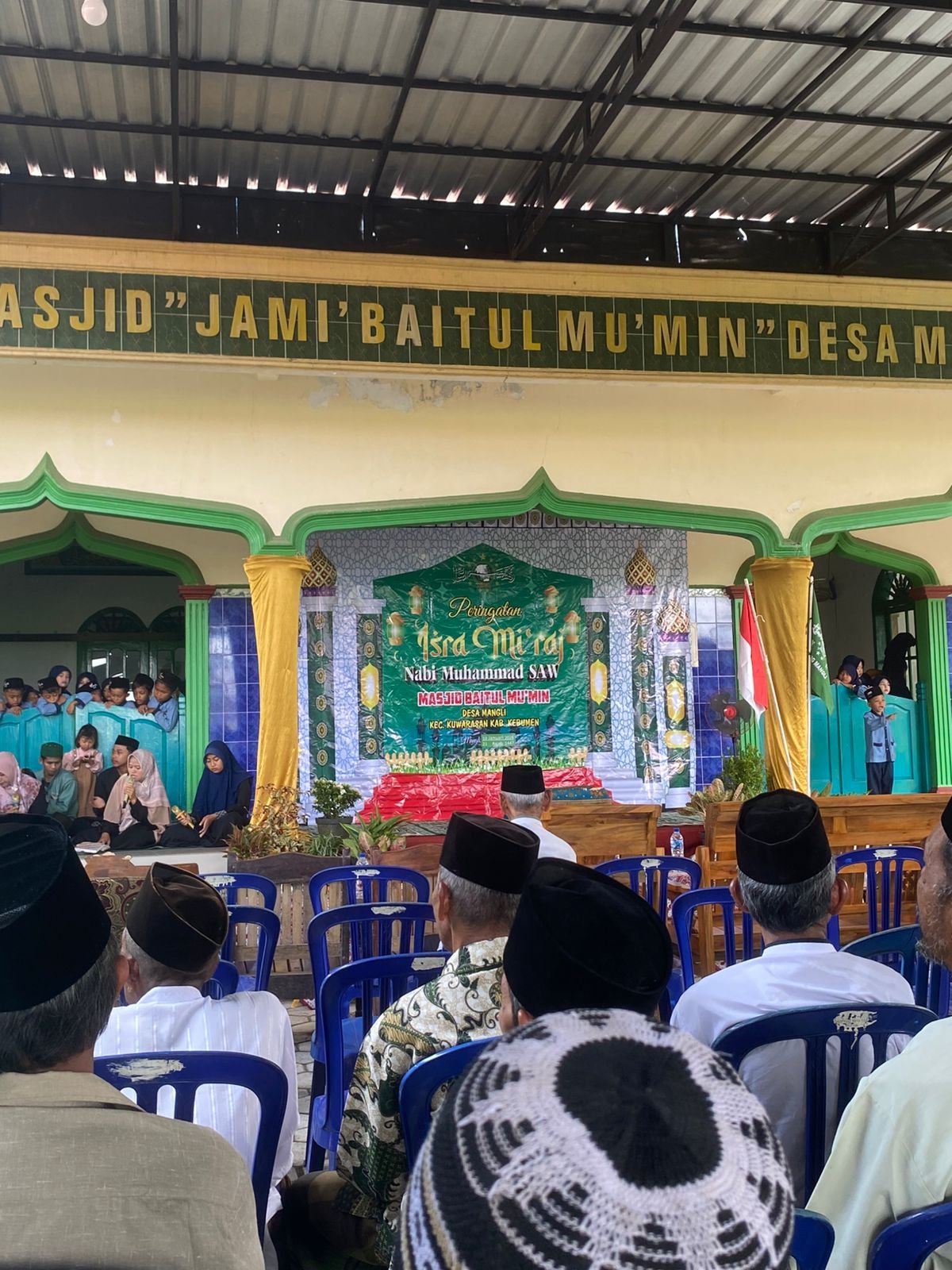 Membantu Posyandu Lansida di PKD dan Menghadiri Acara Isra Miraj di Masjid Baitul Mu'min