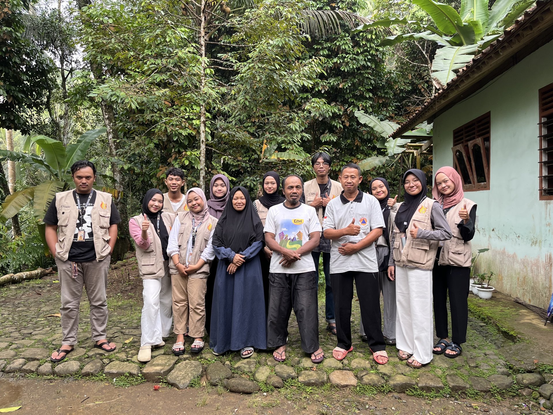 Mengunjungi beberapa umkm di daerah kadus 4