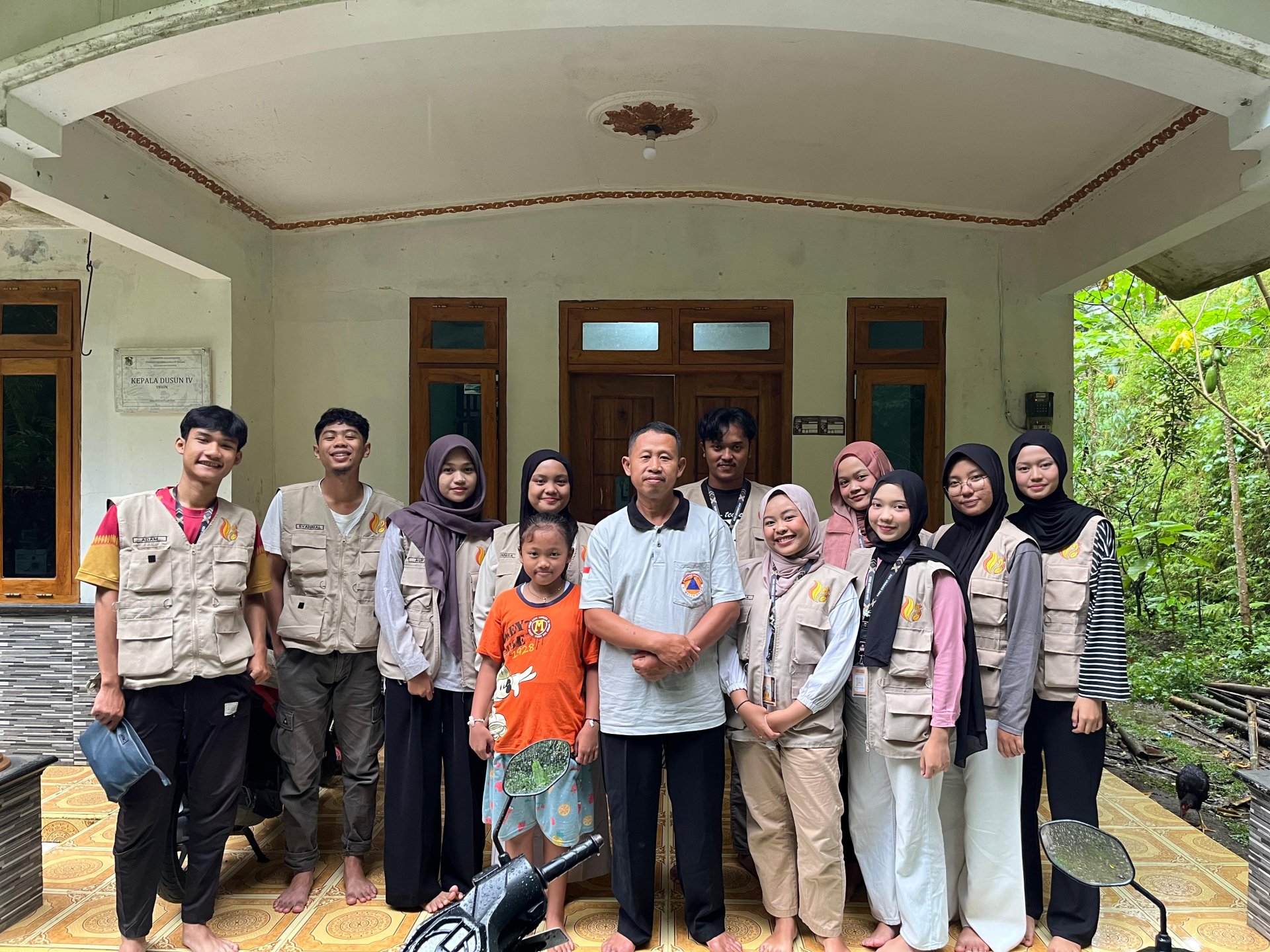 KUNJUNGAN KKN GUMELEM WETAN KE UMKM SEKITAR