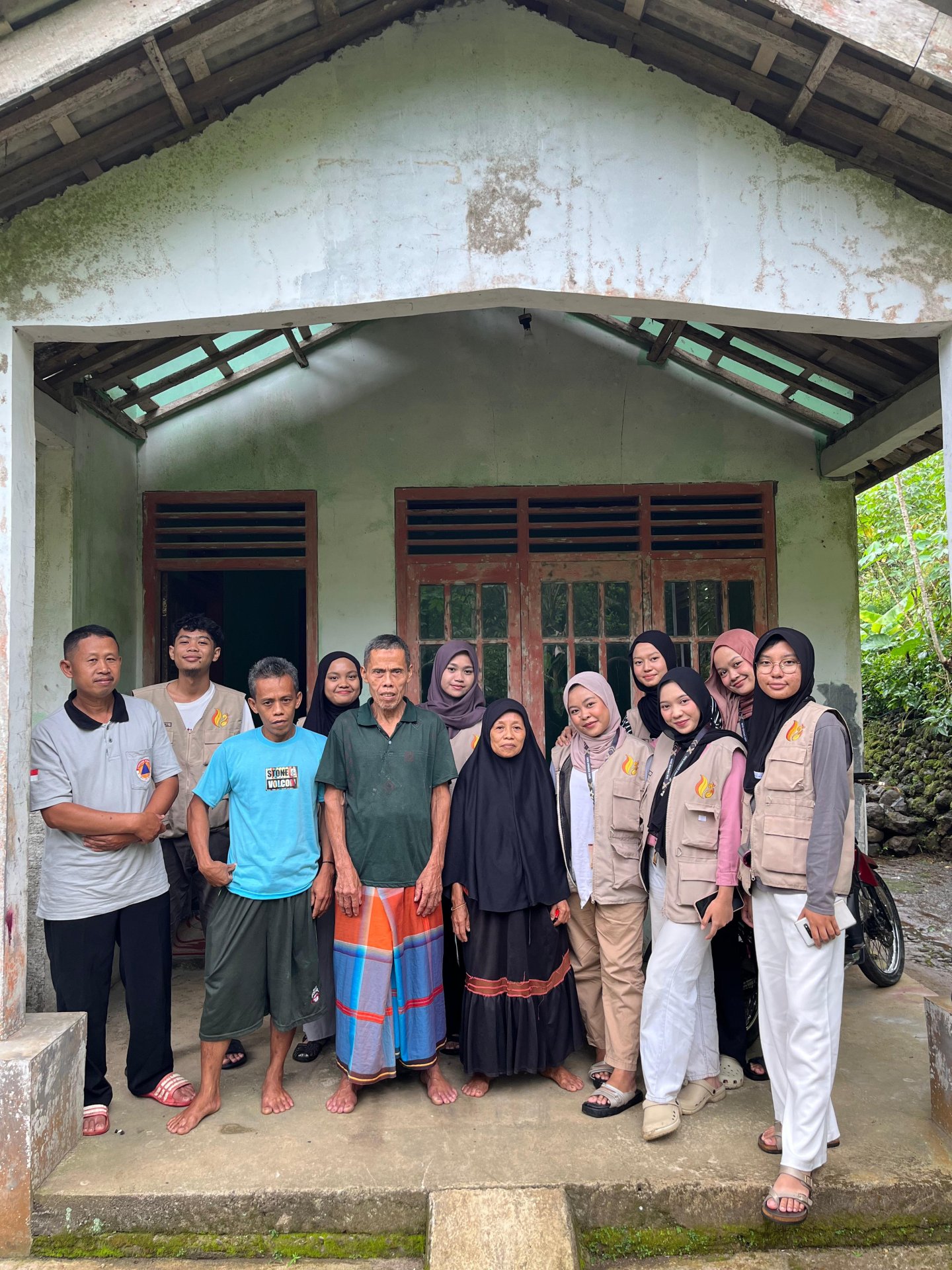 Kunjungan ke UMKM Gula Nira di Dusun 4 Desa Gumelem Wetan