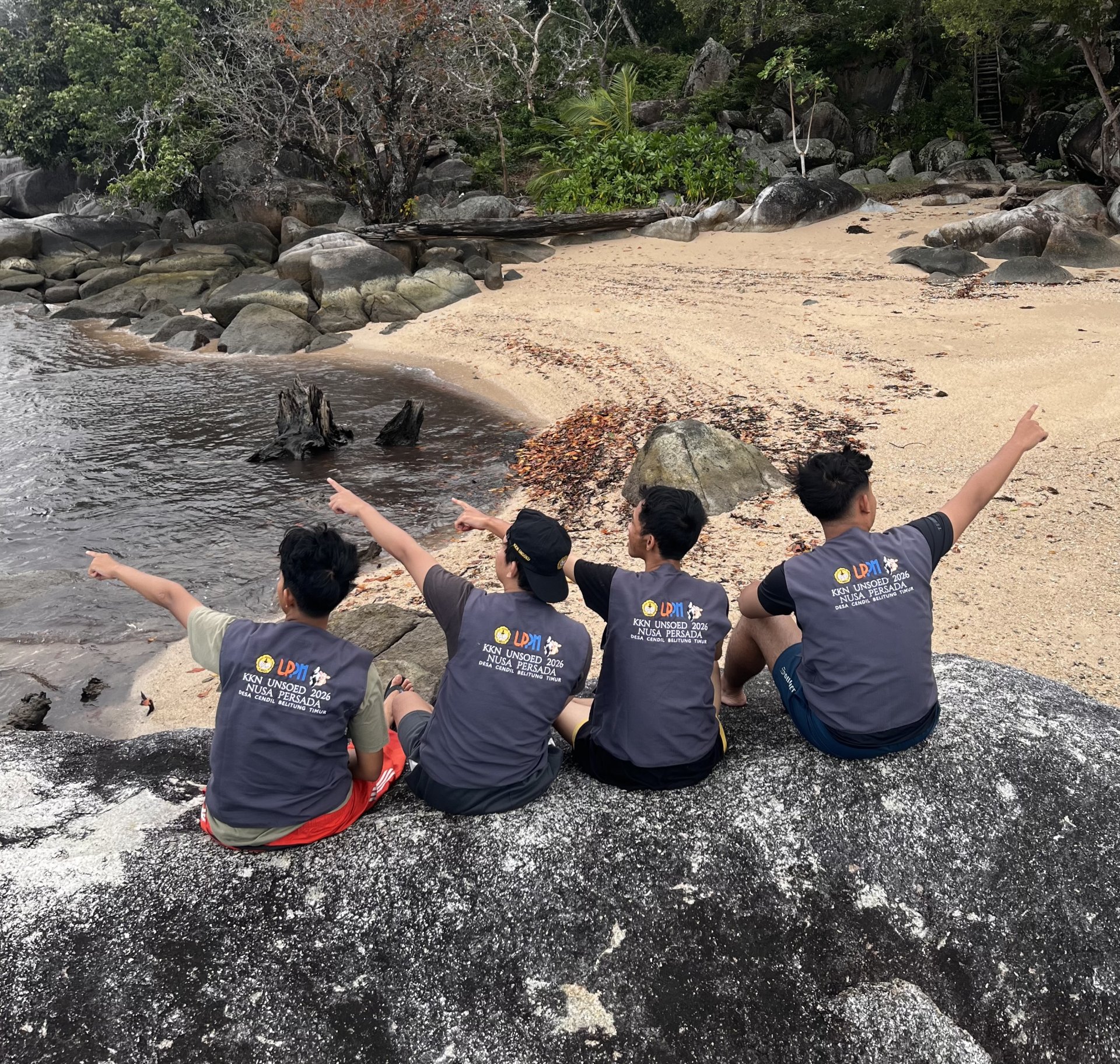 Kunjungan ke Pantai Batu Pulas Belitung Timur