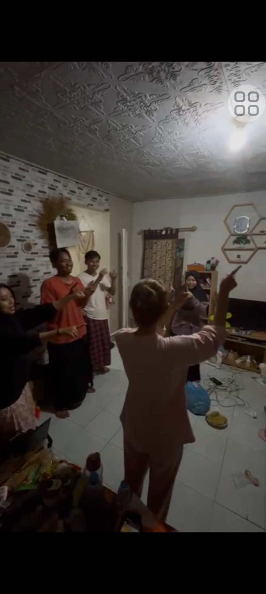 Latihan ice breaking untuk proker Sosialisasi Bullying