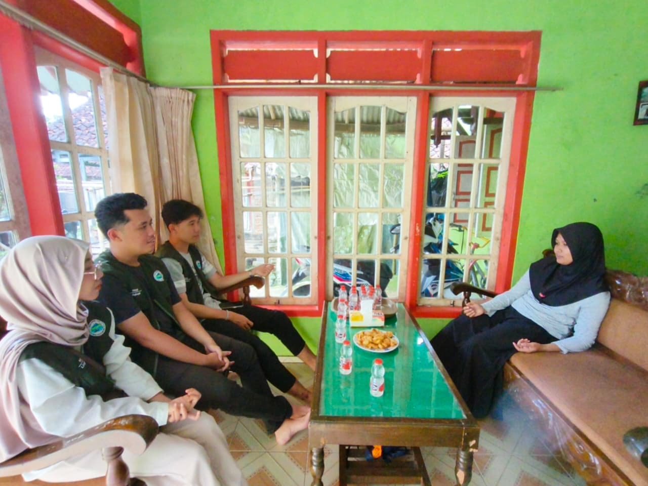 Silaturahmi dan Penjajakan Kerja Sama Program Lingkungan dengan Pengurus KWT RT 02