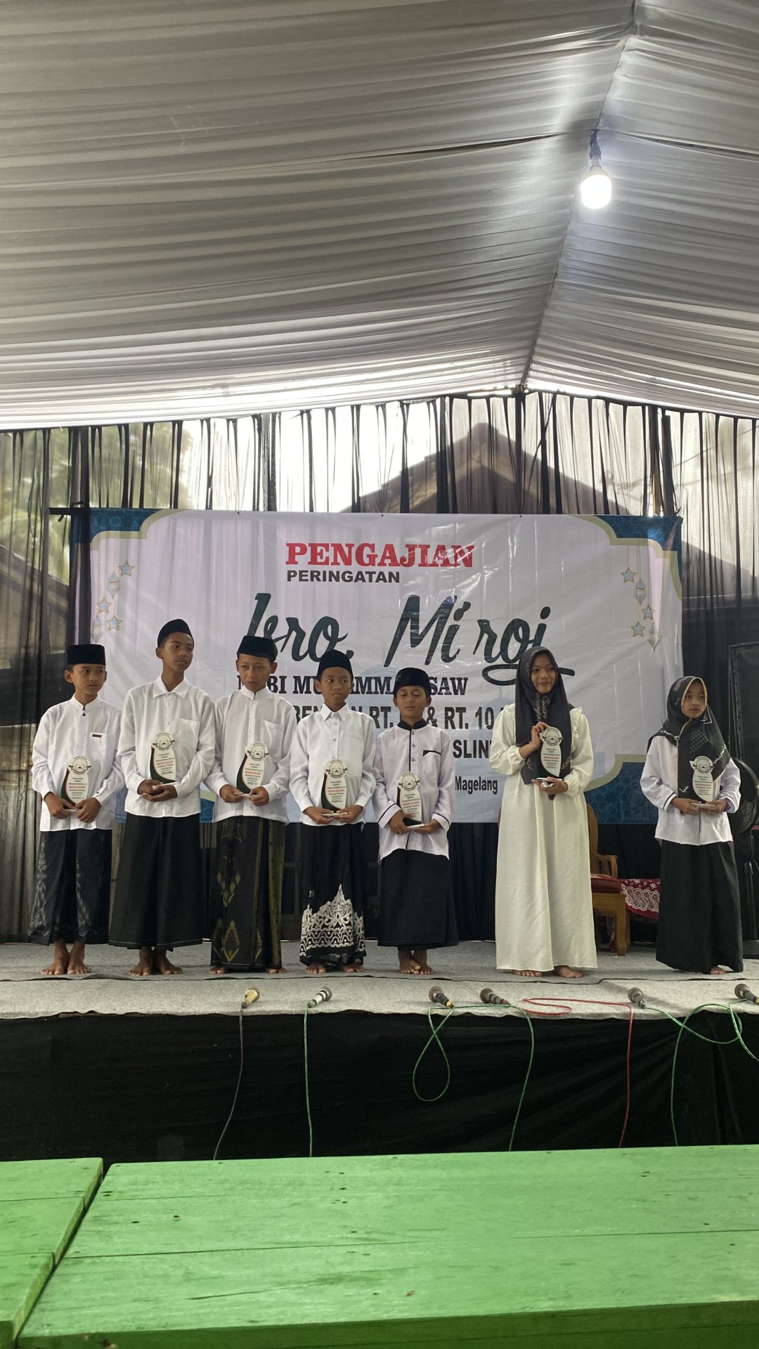 Menghadiri Pengajian Peringatan Isro Miroj di dusun Jebengan, desa Trimulyo, Wonosobo