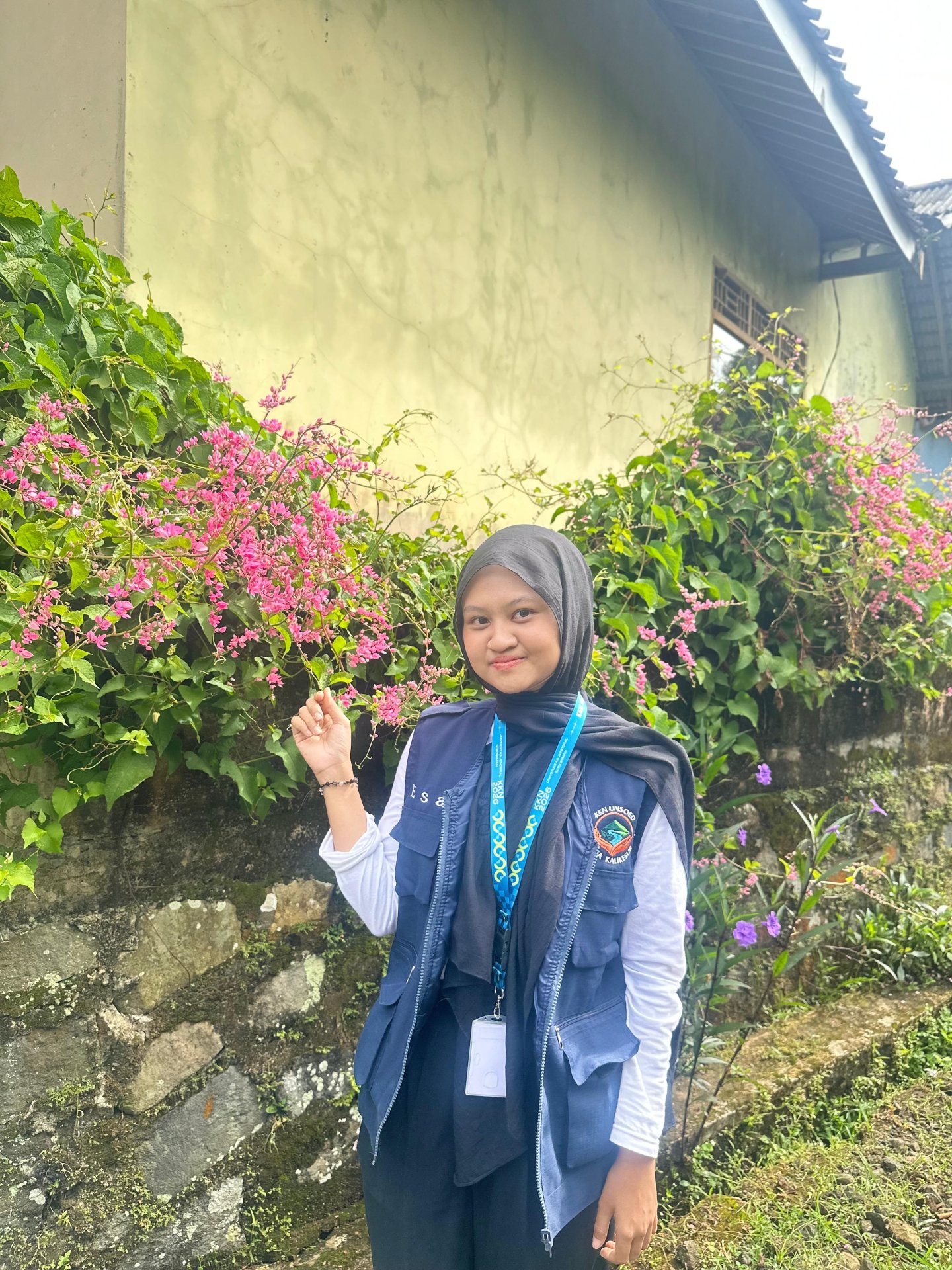 Kerja Bakti Membersihkan Lingkungan