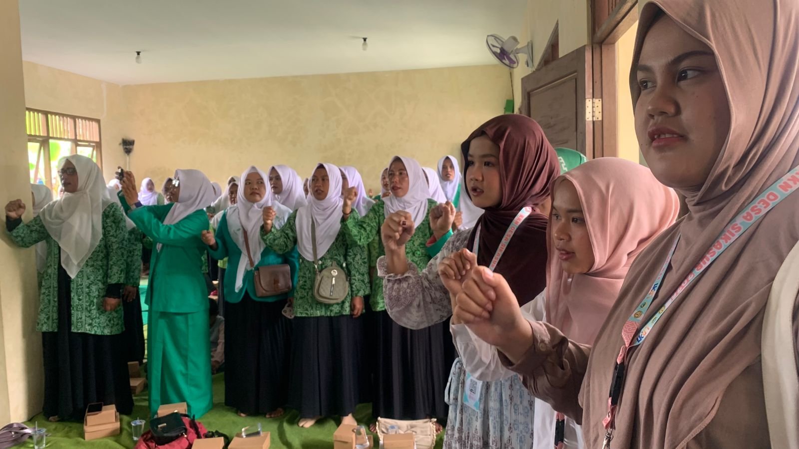 Mendatangi undangan fatayat NU