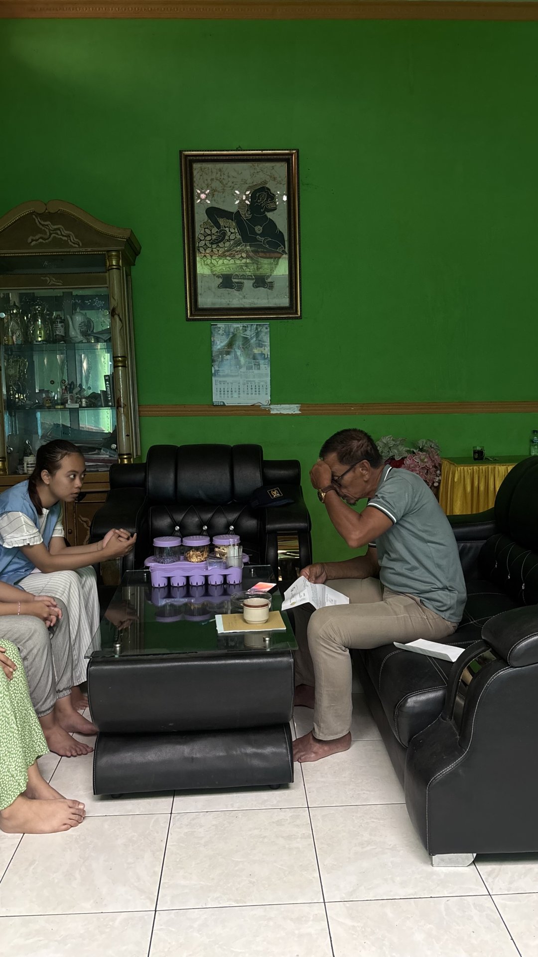 Kunjungan ke rumah kades Losari