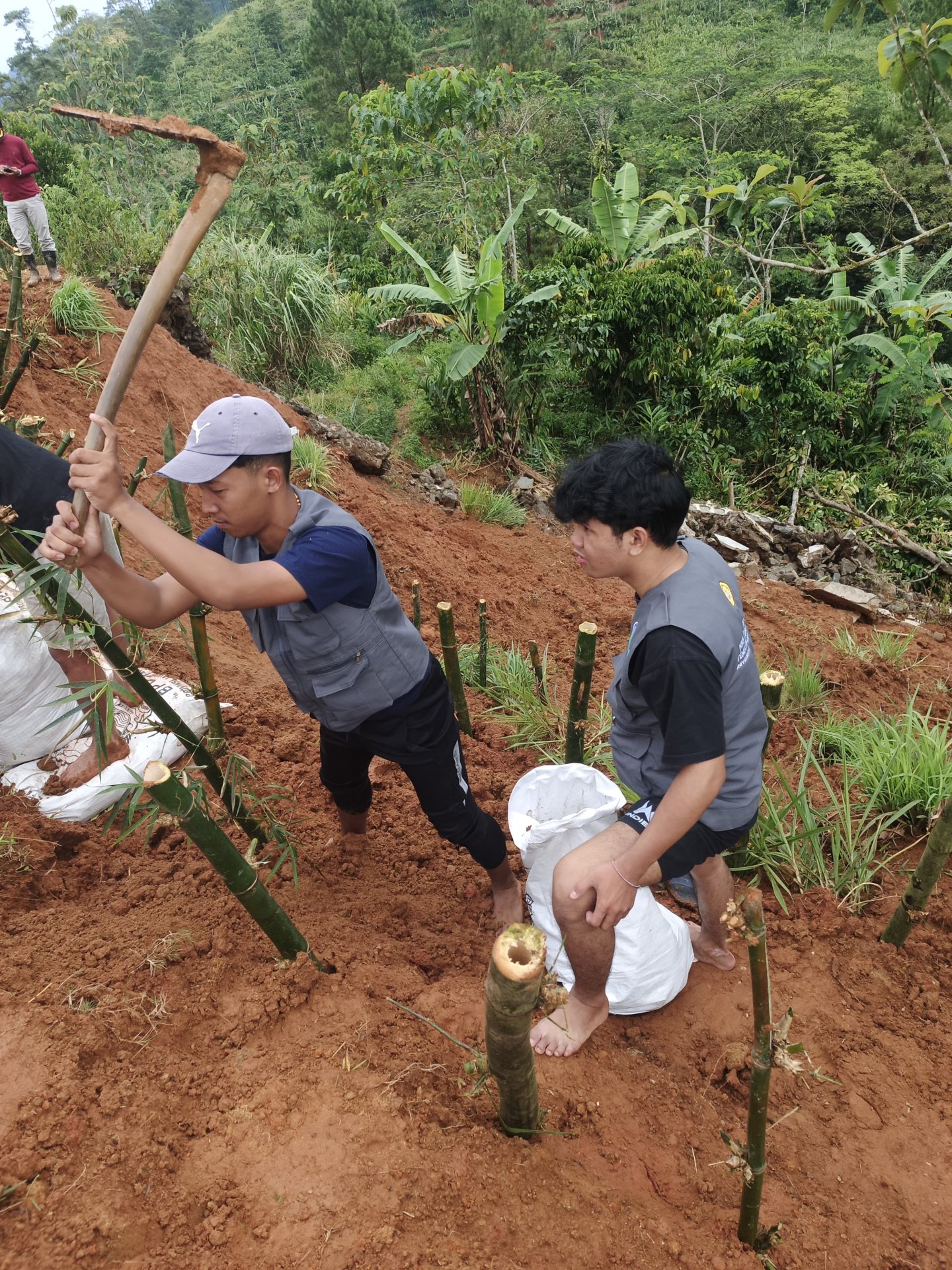KERJA BAKTI BERSAMA WARGA