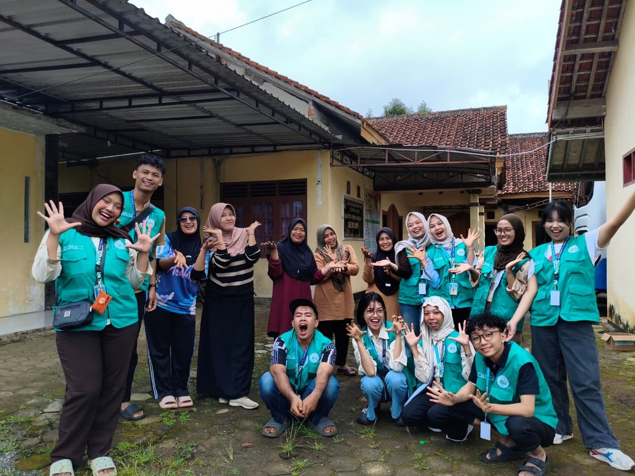 Pelaksanaan Program Lingkungan, UMKM, dan Kesehatan Masyarakat