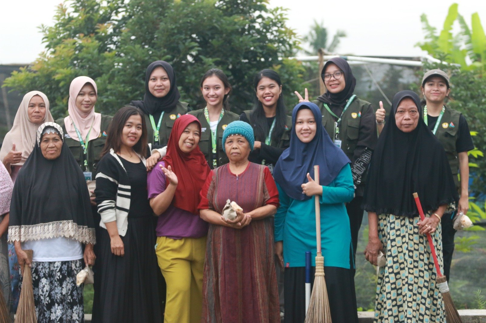 Meningkatkan Kepedulian Lingkungan dan Solidaritas melalui kebersamaan Antarposko