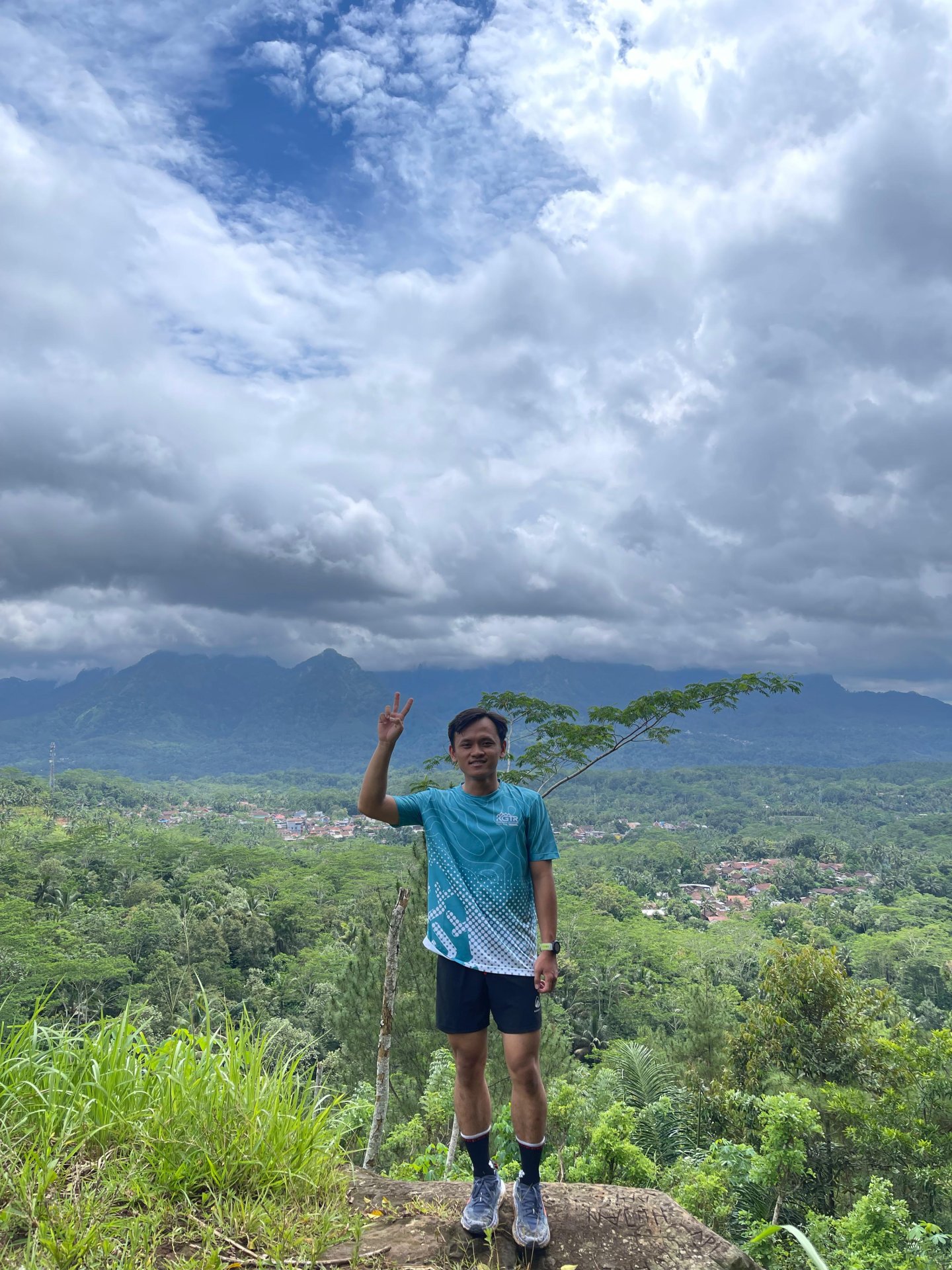 Explorasi bukit Wadaslintang