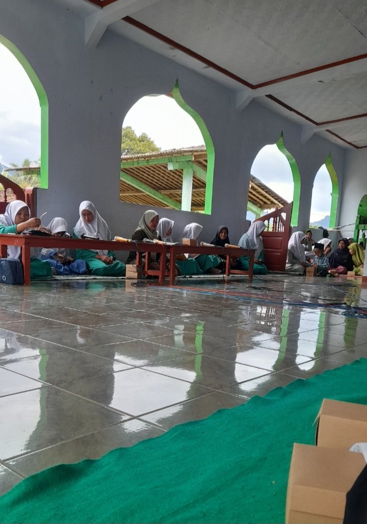 Mengikuti Pengajian di Desa Dadap Gede Kelurahan Wadaslintang