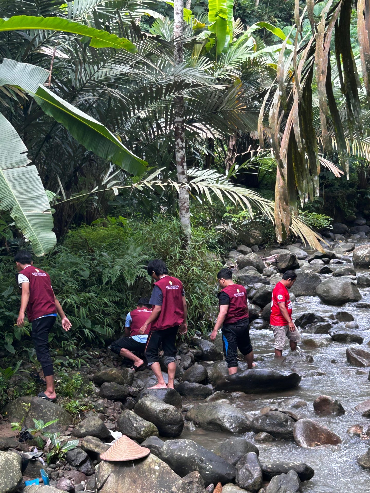 Kerja bakti bersama masyarakat dusun 3