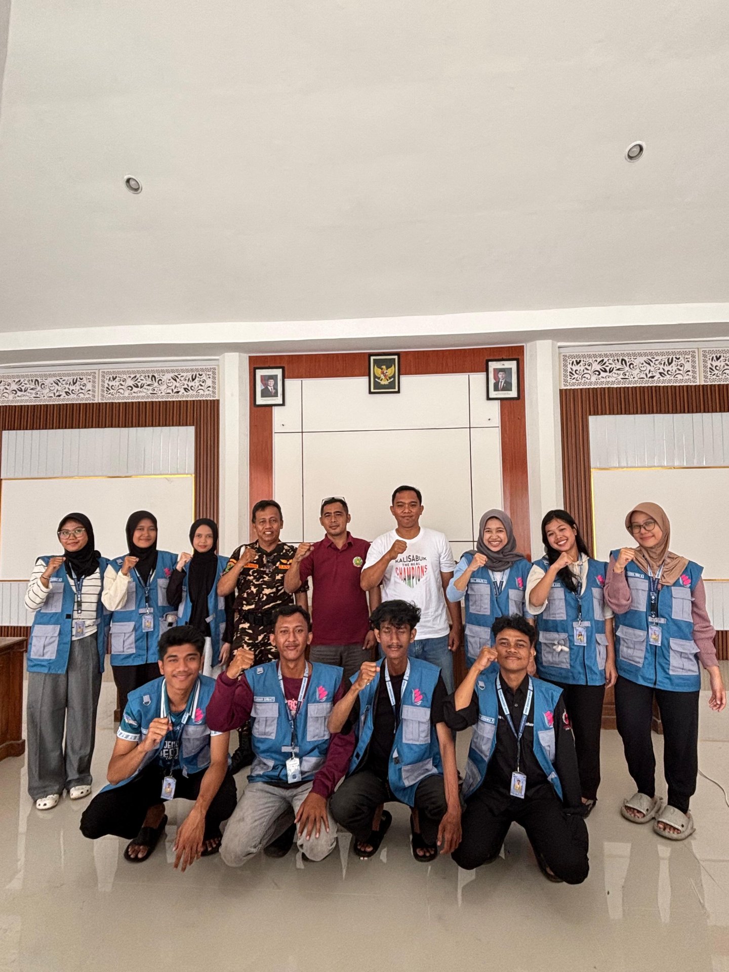 Pertemuan dengan karang taruna desa Kalisabuk