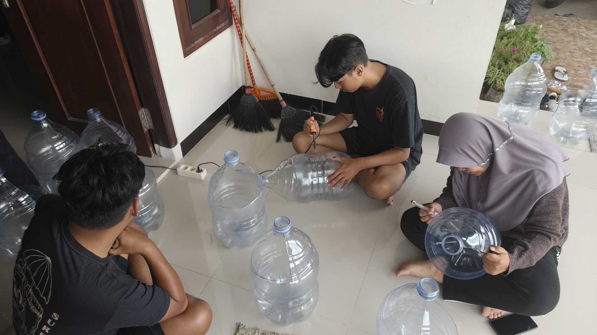 Persiapan alat dan bahan untuk program kerja intensifikasi pekarangan