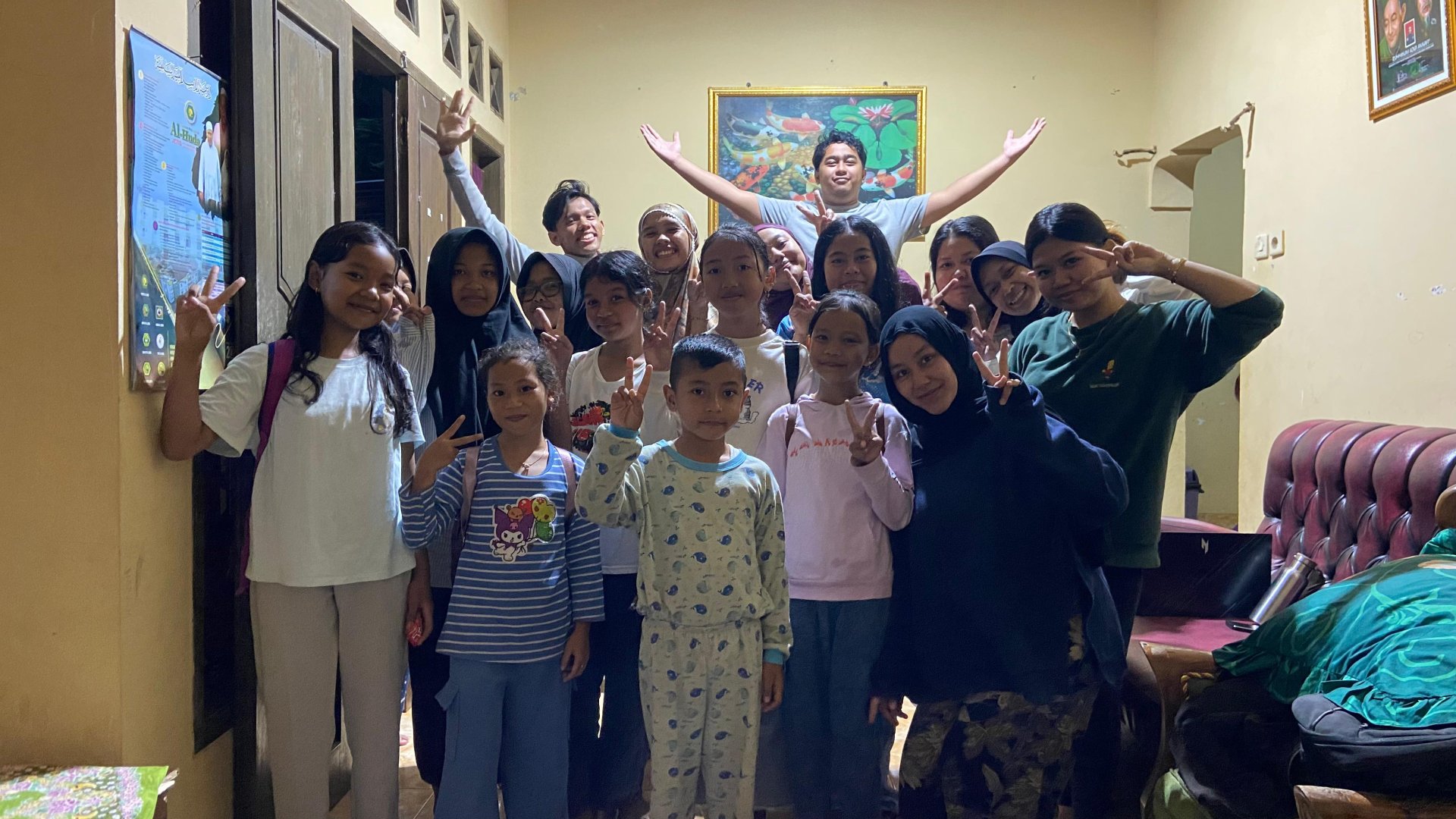 Bimbingan Belajar di Posko KKN Desa Somogede