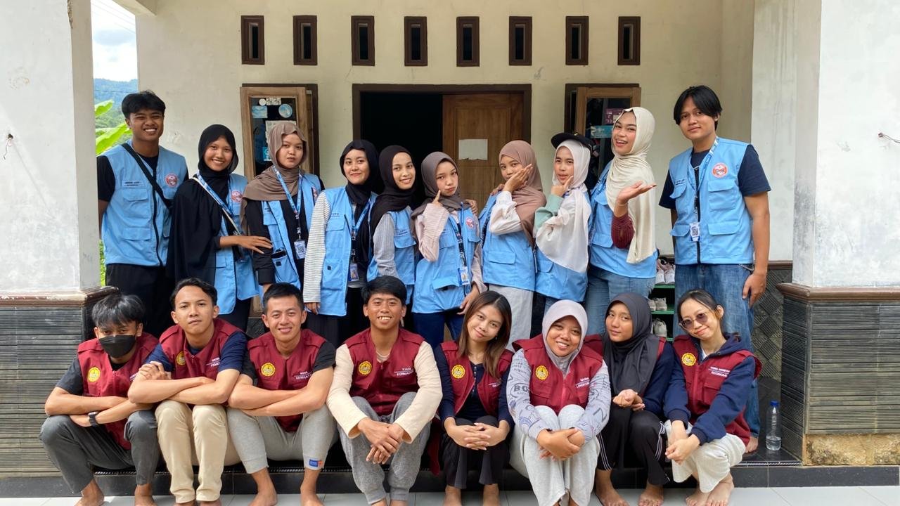 Kegiatan Kunjungan dan Sharing Pengalaman Antar Kelompok KKN di Kecamatan Kedungbanteng